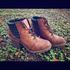 Faux Leather Dirty Laundry Heeled Booties 🥾💚